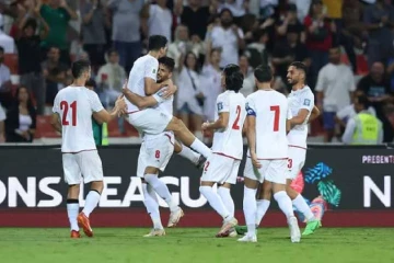 මැදපෙරදිග නොනිමෙන යුද ගිනි මැද පාපන්දු ලෝක කුසලානයට ඉරාන කණ්ඩායම අමෙරිකාවට - FIFA ප්‍රධානියා කියයි