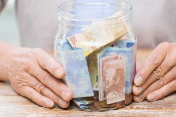 பிரான்ஸ் மக்களுக்கு  அவசர எச்சரிக்கை; 500,000 யூரோவை இழந்த மூதாட்டி!