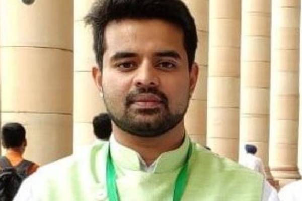 முன்னாள் பிரதமரின் பேரனுக்கு ஆயுள் தண்டனை விதிப்பு | Prajwal Revanna Gets Life Term