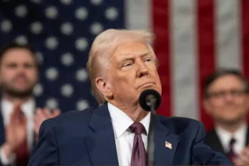 முட்டாள்கள், வளர்ப்பு நாய்கள் ; அமெரிக்க நீதிபதிகளை திட்டித் தீர்த்த ட்ரம்ப்