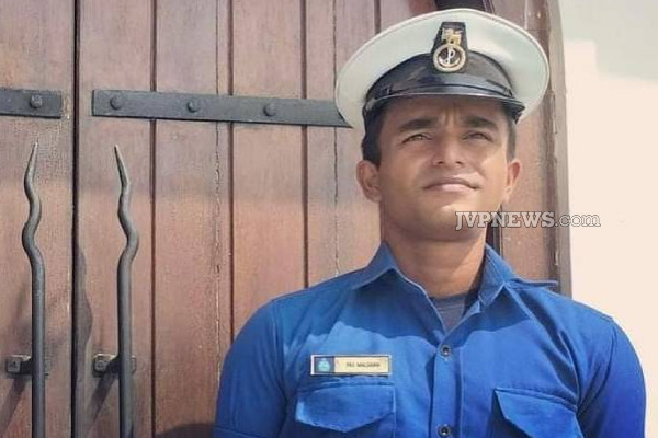 ஆர்ப்பாட்டக்காரர்கள் மீதான தாக்குதல்: கடற்படை அதிகாரிகள் ராஜினாமா! | Gota Go Gama Protest Attack Naval Officers Resign