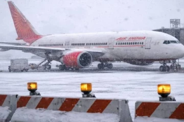 அமெரிக்காவில் கடும் பனிப்புயல் எச்சரிக்கை ; விமான சேவையை ரத்து செய்தது ஏர் இந்தியா