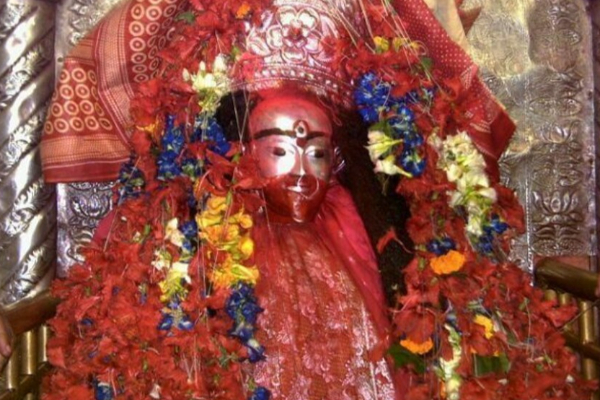 இந்த கோவில்களில் மது தான் பிரசாதமே! எங்குள்ளது தெரியுமா? | 5 Indian Temples Who Serve Nonveg Prasad In Tamil