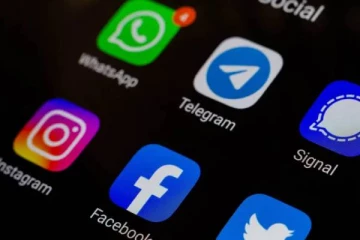 உலகம் முழுவதும் முடங்கிய பிரபல சமூக வலைத்தளங்கள்...என்னாச்சு?