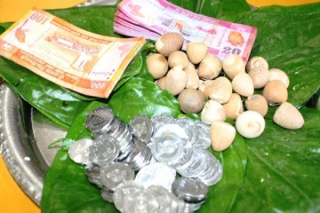 யாழில் கைவிசேஷம் தர மறுத்தவருக்கு நேர்ந்த கதி!