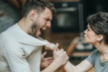 ஏமாற்றிய காதலரை வித்தியாசமான முறையில் பழிதீர்த்த காதலி