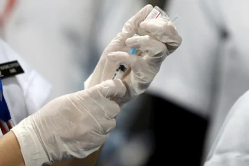 பூஸ்டர் தடுப்பூசி செலுத்தி கொள்வதால் ஏற்படும் பக்கவிளைவுகள் என்ன தெரியுமா? ஆய்வில் வெளியான முக்கிய தகவல்