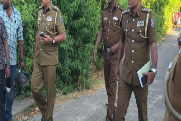 கட்டுப்பாட்டை இழந்து கவிழ்ந்த டிராக்டர் ; பயணித்த நால்வருக்கு நேர்ந்த கதி