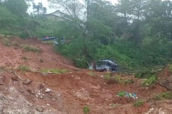 கம்பளை பிரதேசத்தில் 19 பேரின் சடலங்கள் மீட்பு | 19 Bodies Recovered In The Kambala Area கம்பளை பிரதேசத்தில் 19 பேரின் சடலங்கள் மீட்பு | 19 Bodies Recovered In The Kambala Area