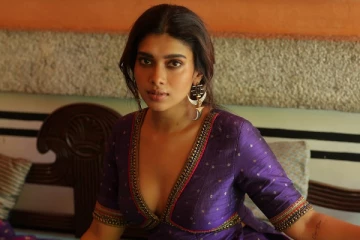 துஷாரா விஜயன் ஹாட் போட்டோஷூட்