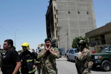 பற்றியெரிந்த ஷொப்பிங் மால் ; தொடர்ந்து உயரும் பலி எண்ணிக்கை