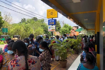 யாழில் திடீரென மக்கள் கூடியமையினால் ஏற்பட்ட குழப்பம்