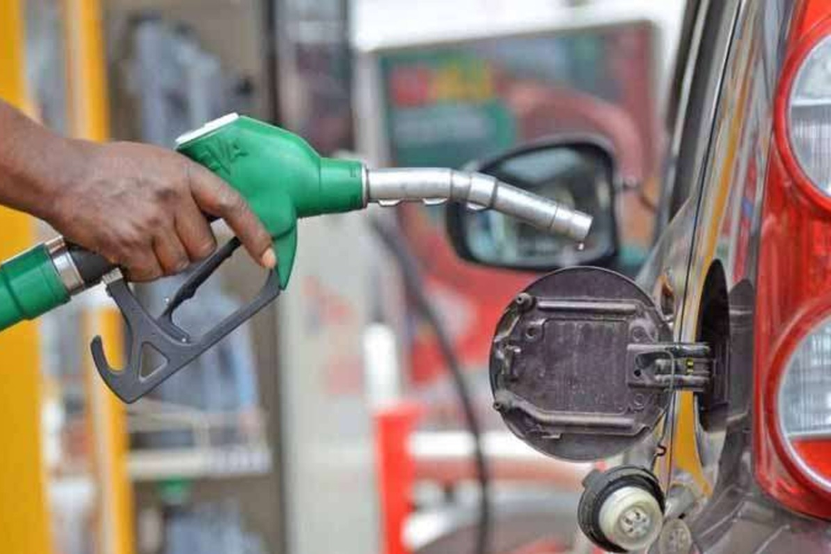 டொராண்டோவில் எரிபொருள் விலை அதிகரிப்பு | Gas Prices In Toronto Expected To Jump Again