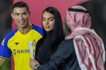 ඉතිහාසගත වැටුපකට හිමිකම් කියූ රොනාල්ඩෝ සුවිශේෂී සෞදි නීතියක් කඩයි.