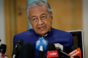 மலேசியா முன்னாள் பிரதமர் வைத்தியசாலையில் அனுமதி-செய்திகளின் தொகுப்பு