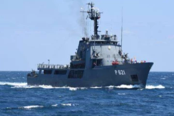 MV INTEGRITY STAR கப்பல் குழுவை மீட்கும் பணியில் இலங்கை கடற்படை