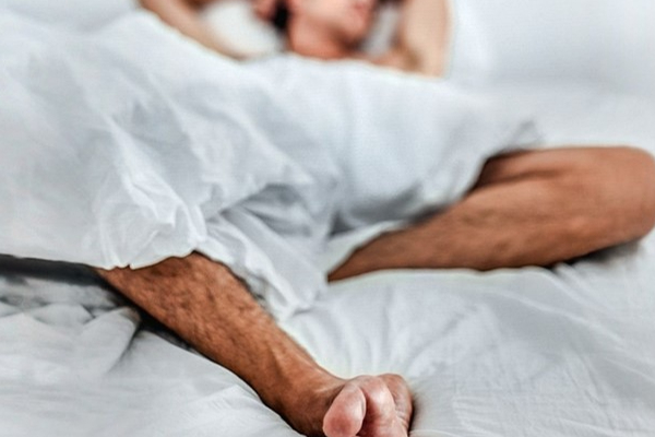 ஆண்களே ஜாக்கிரதை! இத மட்டும் தொடாதீங்க..! | Mistakes That Reduce Men S Masculinity