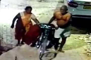 குடித்துவிட்டு தினமும் ரகளை.. பெற்ற மகனை அடித்துக் கொன்ற  பெற்றோர்