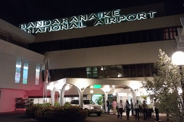 கட்டுநாயக்க விமான நிலையத்தில் 19 வயதுடைய இளைஞன் கைது | 19 Years Old Boy Arrested In Bia