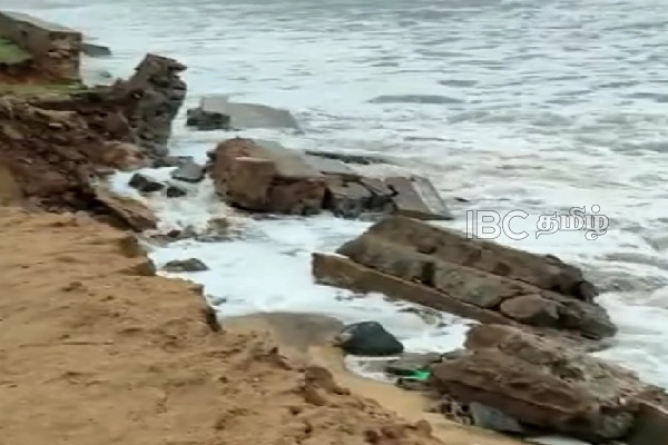 தீடீர் காலநிலை மாற்றம் - கிழக்கைத் தாக்கும் பலத்த காற்று; முற்றாக சேதமடைந்த கடலரிப்புத் தடை! | Weather Sri Lanka Amparai Today Sea Turbulence Sl