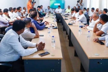 විනිසුරුවරුන්ගේ විශ්‍රාම වයස දීර්ඝ කිරීමට විශේෂ සාකච්ඡාවක් - විපක්ෂයේ සියලු පක්ෂ නායකයින් අද හවසට එකතු වේ