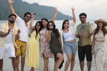 அந்தமானுக்கு சுற்றுலா சென்றுள்ள அய்யனார் துணை சீரியல் நடிகர்களின் புகைப்படங்கள்