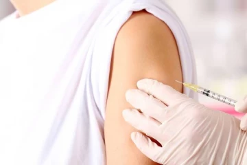 தடுப்பூசி செலுத்திய பெண்ணுக்கு அடித்த ஜாக்பாட்