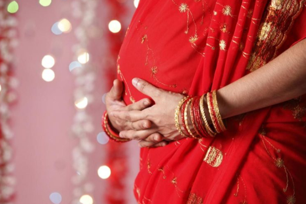 வாட்டிய வறுமை; 55 வயதில் 17வது குழந்தைக்கு தாயான பெண்! | Woman Gives Birth To 17Th Child At 55 Years Old