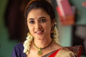 திருமண கோலத்தில் டாக்டர் பட நடிகை பிரியங்கா மோகன்.. ரசிகர்களை கவர்ந்த இளம் நடிகை