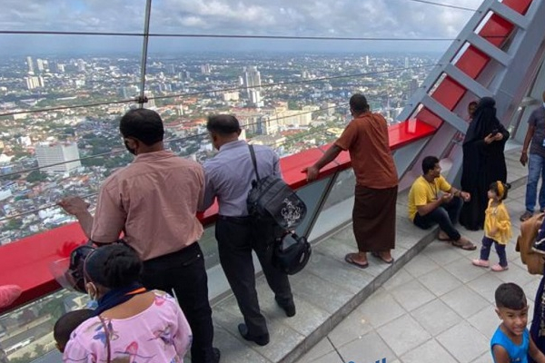 சாதனை படைத்த கொழும்பு தாமரைக்கோபுரம்! | Colombo S Record Breaking Lotus Tower