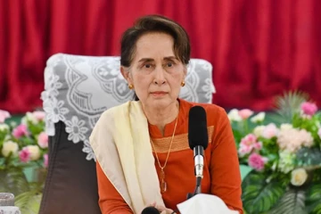 மியான்மர் தலைவர் ஆங்சான் சூகிக்கு 4 ஆண்டு சிறை.! தீர்ப்பளித்த நீதிமன்றம்