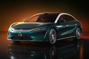 BYD அறிமுகப்படுத்திய புதிய ஆடம்பர மின்சார கார் - 5 நிமிடபிளாஷ் சார்ஜ், 1000 கிமீ பயணம்