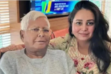 மகள் ரோகிணிக்கு எதிராக களமிறங்கிய லாலு பிரசாத் யாதவ் !! பீகார் தேர்தலில் சுவாரசியம்