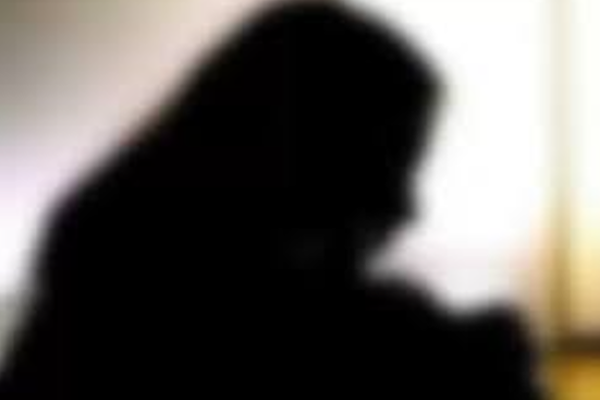 ரத்த வெள்ளத்தில் கிடந்த பெண் - தொடர்ந்து கூட்டு பாலியல் வன்கொடுமை செய்த கொடூரம்! | Woman Gang Rapped In Delhi