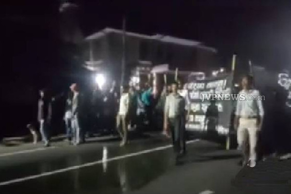 பேராதனை பல்கலைகழக மாணவர்கள் மீது கண்ணீர்ப்புகை தாக்குதல்! | Tear Gas Attack University Students In Peradeniya