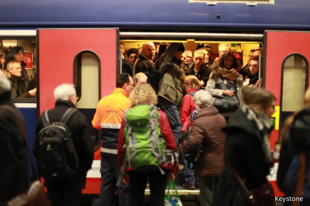 ரயிலில் முதல் வகுப்பே இருக்கக்கூடாது... சுவிட்சர்லாந்தில் வைக்கப்பட்டுள்ள கோரிக்கை | Call To Abolish First Class On Swiss Trains