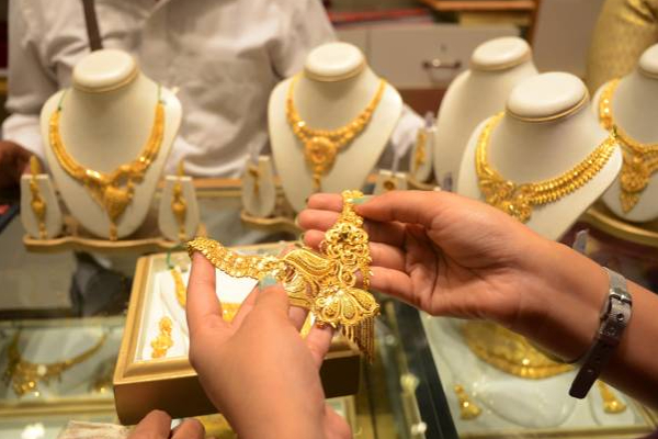 இலங்கையில் தங்கத்தின் விலை தொடர்பில் வெளியான தகவல் | Change In The Price Of Gold Again In Sri Lanka