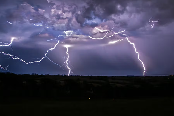 இடியுடன் கூடிய மழைக்கு வாய்ப்பு! | Chance Of Thunderstorms
