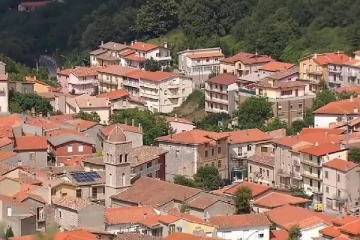 ஒரு டாலர் விலைக்கு வீடு - ஆஃபரை அள்ளித் தெறிக்கும் இத்தாலி!