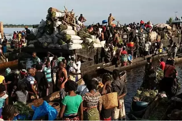 விபத்தில் சிக்கிய பயணிகள் படகு - 145 பேர் பலி | Boat Overturned In A Accident 145 People Died