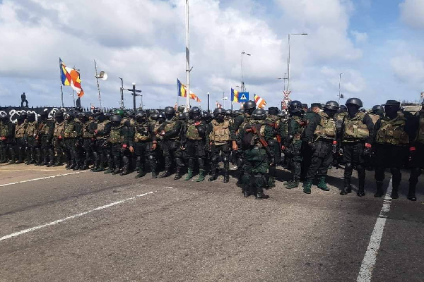 முற்றுகையிட திட்டம்: பலப்படுத்தப்பட்ட கோட்டாபயவின் பாதுகாப்பு -10 ஆயிரத்திற்கும் மேற்பட்ட படையினர் குவிப்பு! - ஐபிசி தமிழ்