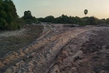 யாழில் பல காலமாக தொடரும் மண் கொள்ளை ; மக்கள் கடும் விசனம்