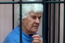 மனித மாமிசத்தில் இனிப்பு செய்து சிறார்களுக்கு விருந்து வைத்த கொடூர பாட்டி: பகீர் சம்பவத்தின் முழு பின்னணி