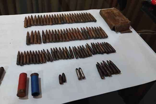 தென்பகுதியில் கால்வாயில் இருந்து வெடிபொருட்கள் மீட்பு | Live Ammunition Found In A Canal In Mathugama