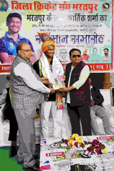 சாப்பிட காசில்லாமல் பசியுடன் உறக்கம் - ஏழ்மையிலும் ஐபிஎல் ஏலத்தில் சாதித்த 5 வீரர்கள் | Players Enter To 2026 Ipl Auction From Poor Family