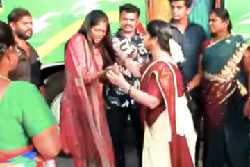 சொந்தங்களால் அடித்து விரட்டப்படும் கண்ணம்மா! பரபரப்பான ப்ரொமோ காட்சி