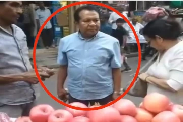 அநுர அடித்த அடியில் வீதிக்கு வந்த முன்னாள் அமைச்சர் : வைரலாகும் காணொளி