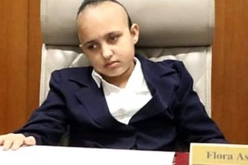 ஒருநாள் கலெக்டரான 11 வயது சிறுமி: நெஞ்சை உருக்கும் உண்மை சம்பவம்