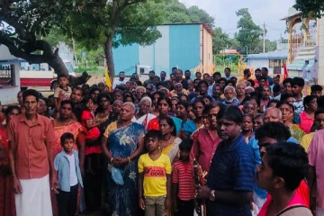 வடமராட்சியில் கௌரவிக்கப்பட்ட மாவீரச் செம்மல்களின் பெற்றோர்! (படங்கள்)