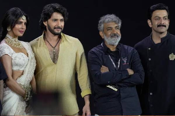 ரூ.1000 கோடி பட்ஜெட்!! வாரணாசி படத்துக்கு பிரியங்கா சோப்ரா சம்பளம் இவ்வளவா? | Priyanka Chopra Charges 30 Crore For Varanasi